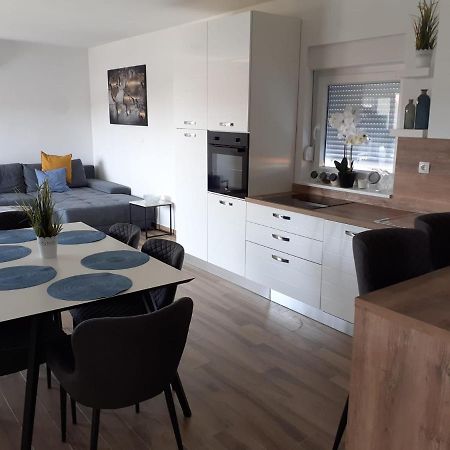 Adria-Appartment-Island-Vir #Sea #Beach #Wifi #Privateparking #Netflix 外观 照片