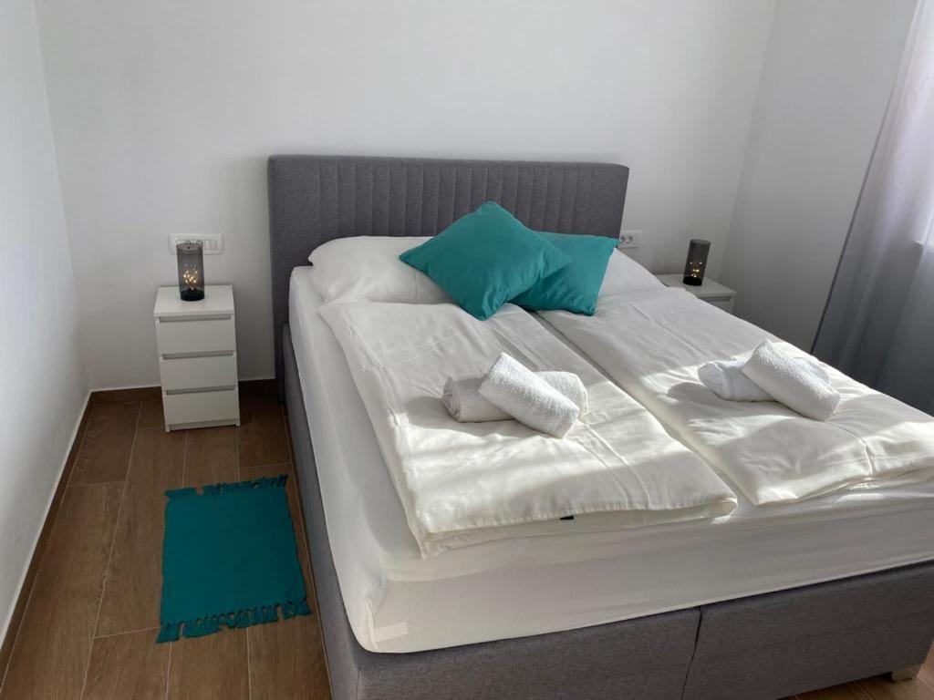 Adria-Appartment-Island-Vir #Sea #Beach #Wifi #Privateparking #Netflix 外观 照片